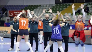 Kadınlar 1. Voleybol Ligi: Çukurova Belediyesi: 3 - Antalya Muratpaşa Belediyespor: 2
