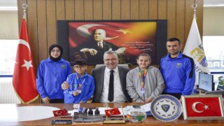 Karacabeyde 7den 70e herkesin spora ilgisi artıyor