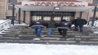 Karlıovada 4 ikamete giren hırsız tutuklandı