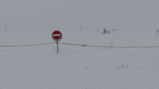 Kars-Göle kara yolu ulaşıma kapatıldı