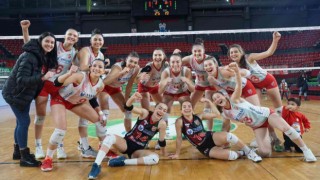 Karşıyaka Kadın Voleybol, Edremit Belediyesi Altınoluksporu yendi