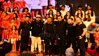 Kayahan, Manavgatta konserle anıldı