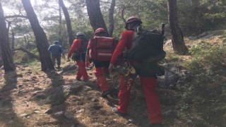 Kayalık alanda 6 gündür mahsur kalan keçi kurtarıldı