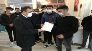 Kaymakam İlyas Memiş okulları ziyaret etti
