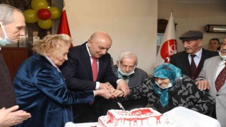 Keçiörende huzurevinde moral eğlencesi