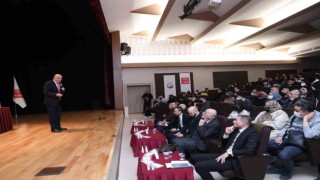 Keçiörendeki gençlere Avrupadaki ücretsiz fırsatlar anlatıldı