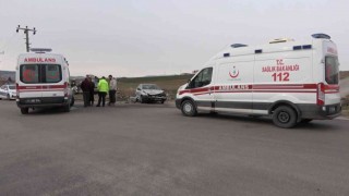 Kırıkkalede iki otomobil çarpıştı: 3 yaralı