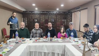 Kızılay yönetimi gençlerle kahvaltıda buluştu