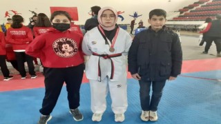 Köyceğizli Azra Karakaş Taekwondo grup müsabakasında 3. oldu