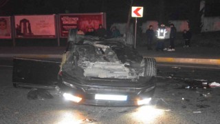 Küçükçekmecede otomobil takla attı: 1i ağır 6 kişi yaralandı
