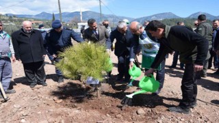 Kumlucada 250 15 Temmuz Şehidi anısına 250 fidan dikildi