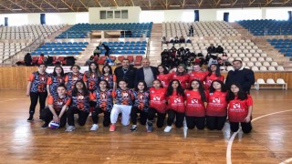 Kumlucada Okul Sporları Voleybol Turnuvası başladı