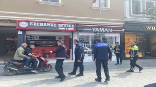 Kuşadasında polis ve zabıtadan motosiklet denetimi