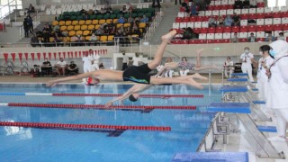 Kütahyada Okul Sporları Küçükler Yüzme Yarışması