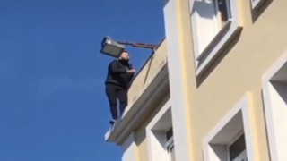 Mağdur mahalle sakini Bornova Belediyesi binasında intihara kalkıştı