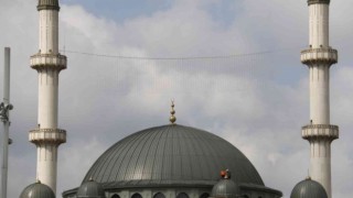 Mahyalar camileri süslemeye başladı