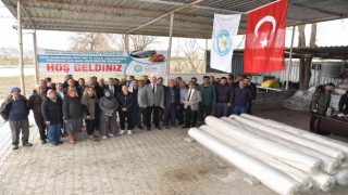 Manisa Büyükşehir Belediyesinden çilek üreticilerine destek