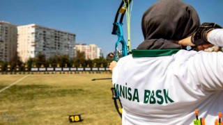 Manisa Büyükşehirin okçusu Antalyadan madalyayla döndü