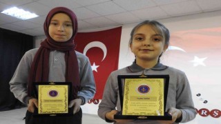 Mehmet Akifi örnek alan öğrencilere jandarmadan şilt