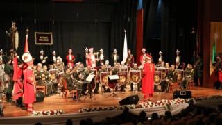 Mehteran ve askeri orkestra aynı sahnede