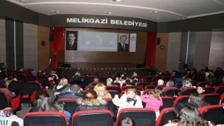 Melikgazide çocukların sinema keyfi devam ediyor
