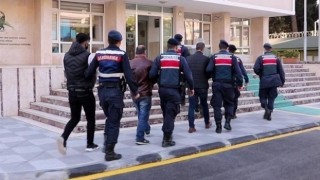 Mersinde aranan 25 kişi yakalandı