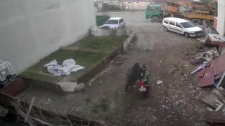 Motosiklet hırsızı kamerada