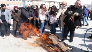 Nevruz ateşi üzerinden atlamaya değil ısınmaya yaradı