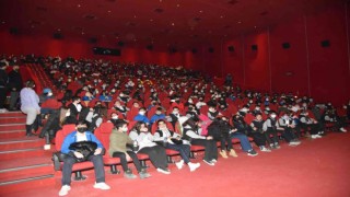 OGM tarafından hazırlanan belgesel sinema filmi öğrencilerle buluştu