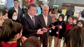 Öğrenciler IZerogen gezegenine seyahati ve yaşamayı tasarladı