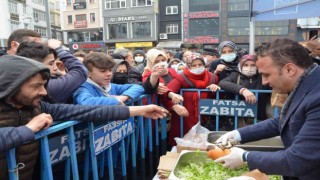 Orduda 2 ton hamsi, vatandaşlara ikram edildi