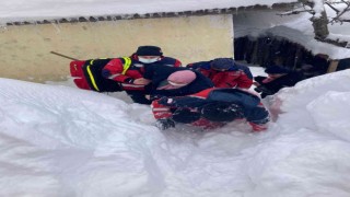 Orduda ambulansın ulaşamadığı noktaya UMKE yetişiyor