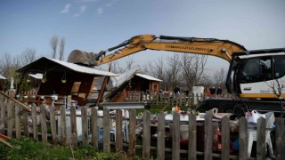Osmangazide kaçak hobi evi yıkımları sürüyor