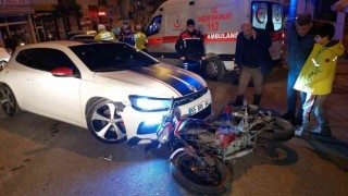 Otomobil motosikletle çarpıştı: 1 yaralı