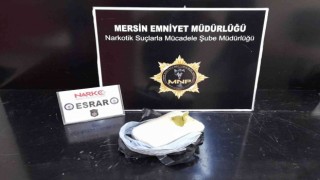 Otomobilin havalandırma ızgarasında 940 gram esrar ele geçirildi