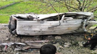Pakistanda yolcu minibüsü devrildi: 10 ölü