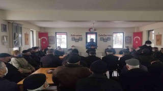 Polis ekipleri yaşlıları yalnız bırakmadı