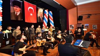 Polis korosu bu kez protokole konser verdi