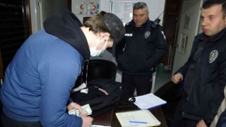 Rus turistlerin otobüste unuttuğu 8 bin dolar için Büyükşehir Belediyesi ve polis alarma geçti