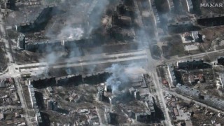 Rusyanın saldırısı altındaki Mariupol havadan görüntülendi