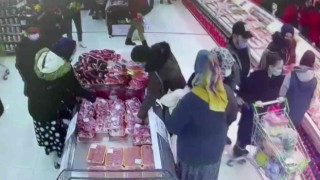 Sancaktepede kaşla göz arasındaki 10 bin liralık telefon hırsızlığı kamerada