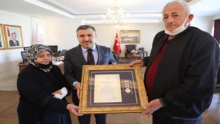 Şehit ailesine Devlet Övünç Madalyası verildi