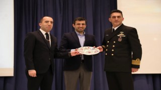 Selçuk Bayraktar, Yalovada genç bahriyelilerle buluştu