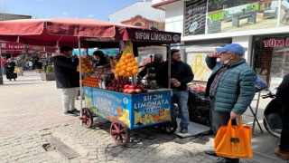 Sıkma meyve suyu tezgahlarında mesai başladı