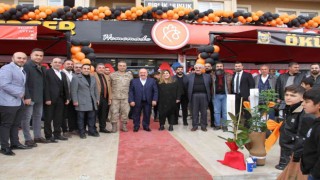 Silopide vatandaşlara bin adet hamburger ikram edildi