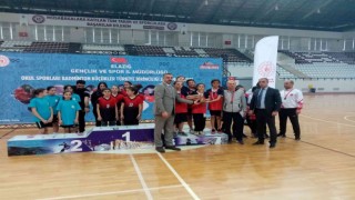 Spor salonu olmayan öğrencilerden Türkiye üçüncülüğü başarısı