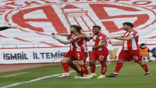 Spor Toto Süper Lig: Antalyaspor: 4 - Giresunspor: 1 (Maç sonucu)