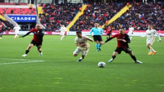 Spor Toto Süper Lig: Gaziantep FK: 3 - Galatasaray: 1 (Maç Sonucu)