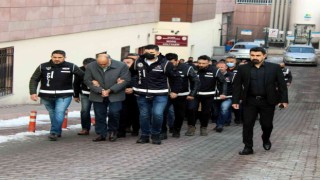 Suç örgütü operasyonunda 25 kişi adliyede