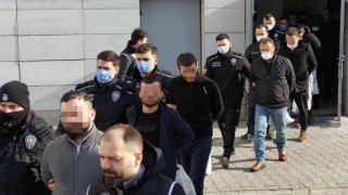 Suç örgütü operasyonunda gözaltına alınan 47 kişiden 17si adliyeye sevk edildi